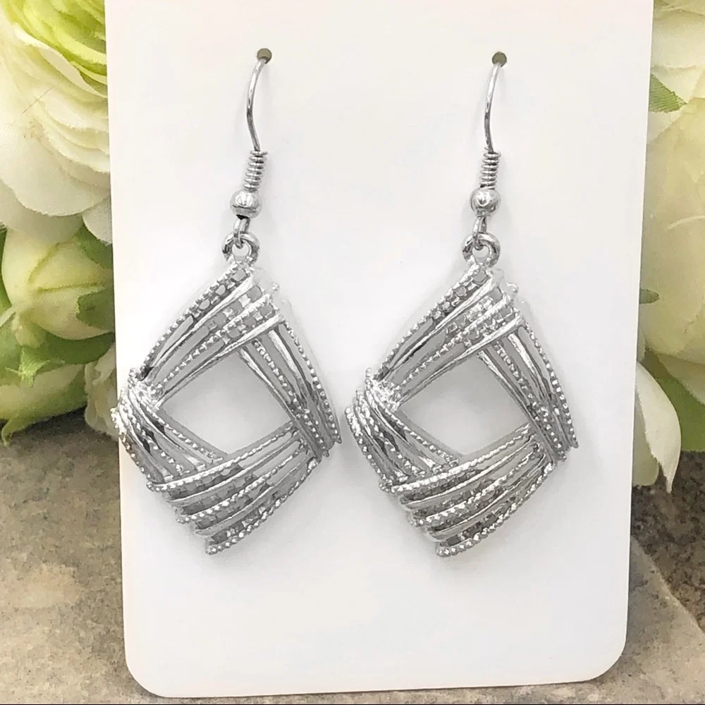 🍀 Geometric lines Silver Dangle Earrings